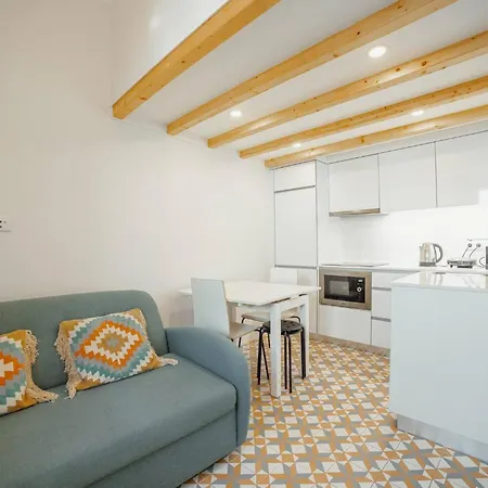 Lapa Cozy By Hosty شقة بورتو